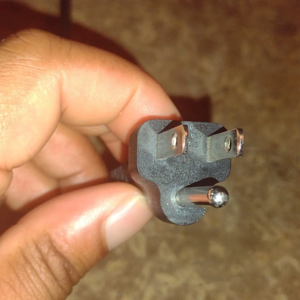 45c watt HP Chromebook USB charger WITHOUT THE BOX WITH PLUG PRICE IS FIRM